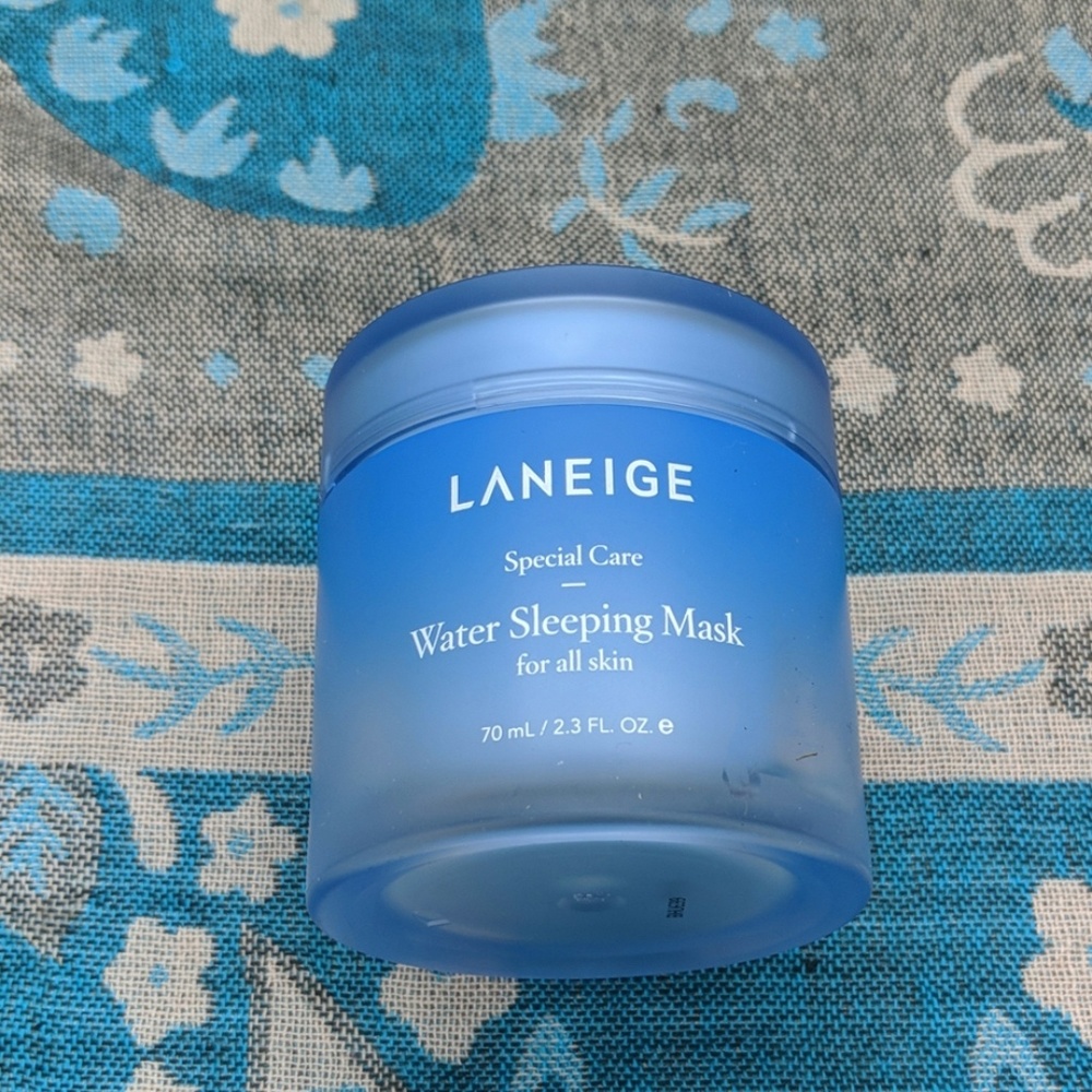 Water sleeping mask